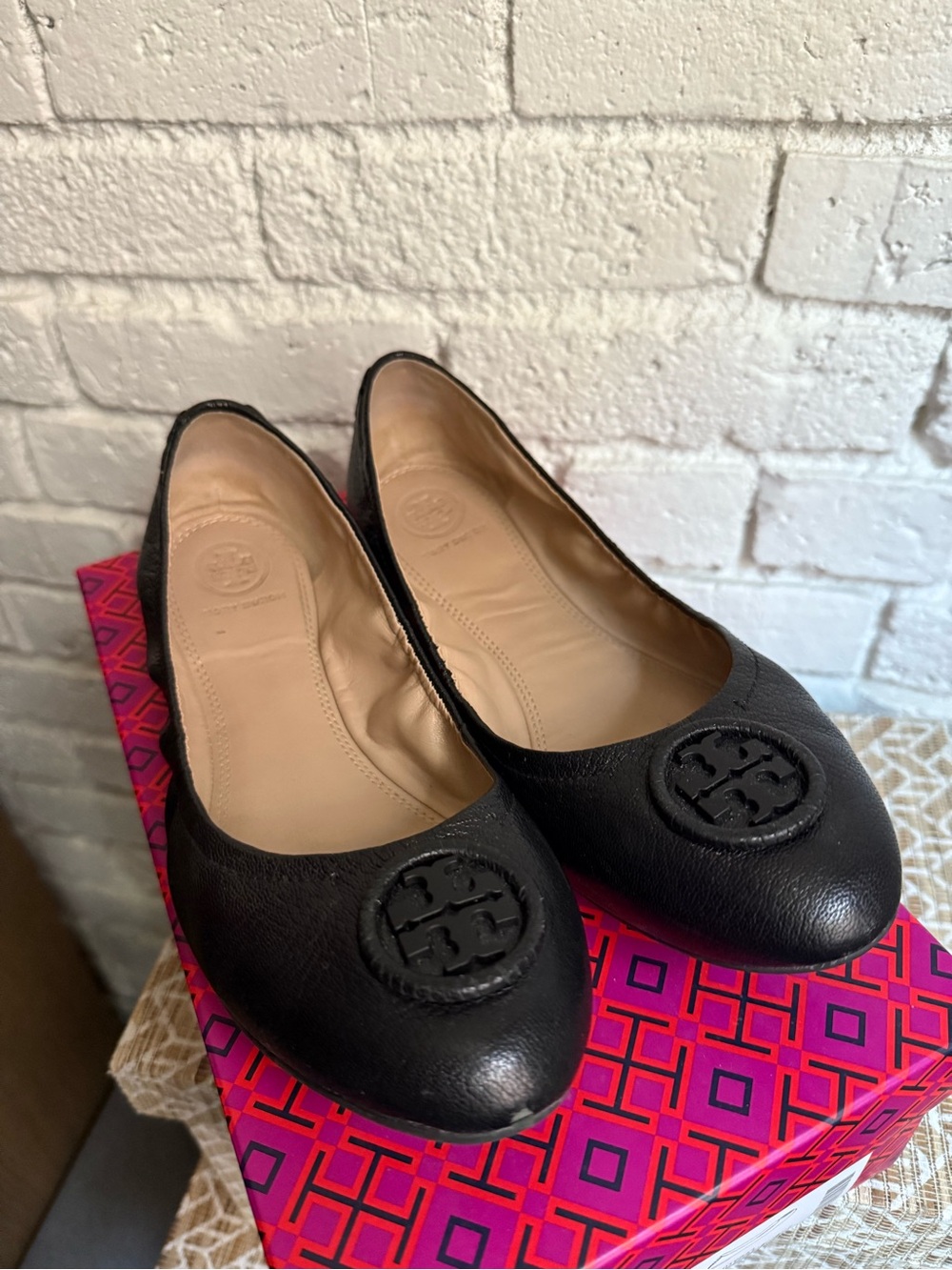 Tory Burch Black Leather Logo Ballet Flats - Size 8.5